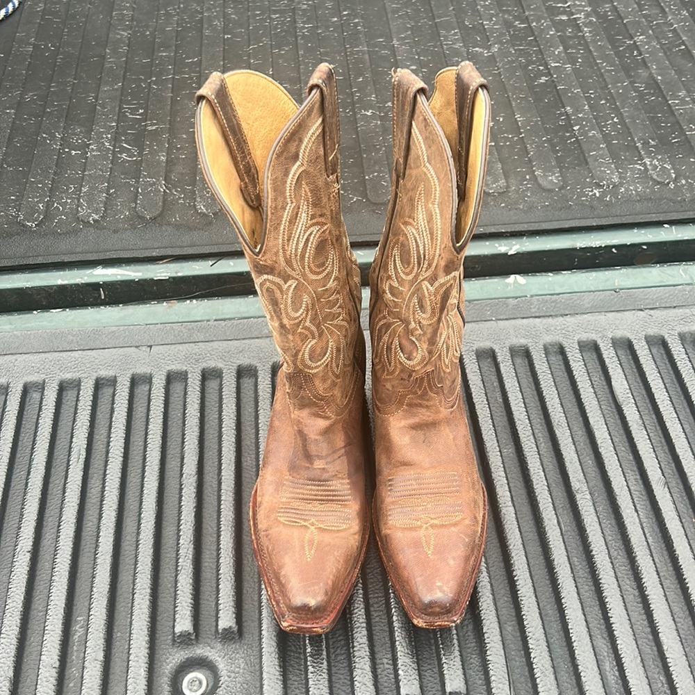 Shyanne boots size 7